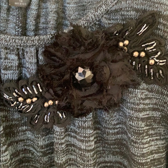 “BCX” Sweater w/ Blk Flower & beads - Picture 5 of 6